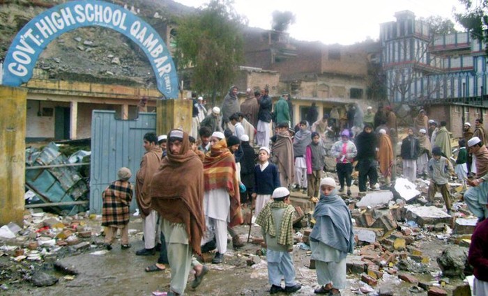 Một trường học ở Pakistan bị Taliban tấn công và phá hủy